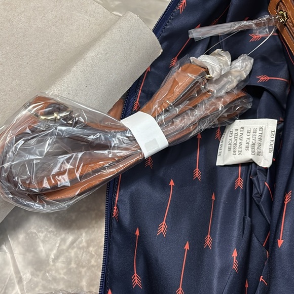 Stella and Dot Getaway Bag - Picture 3 of 3